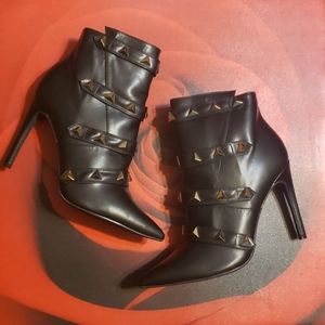 Scene Booties